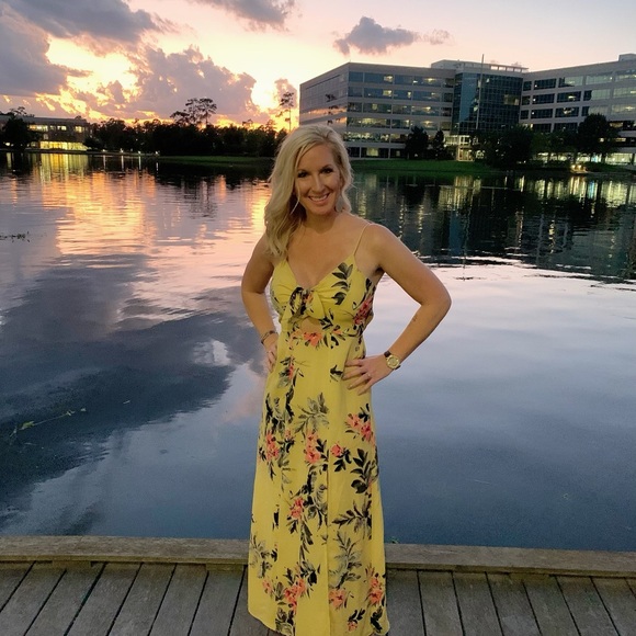 Meet your Posher, Sara - Picture 3 of 3